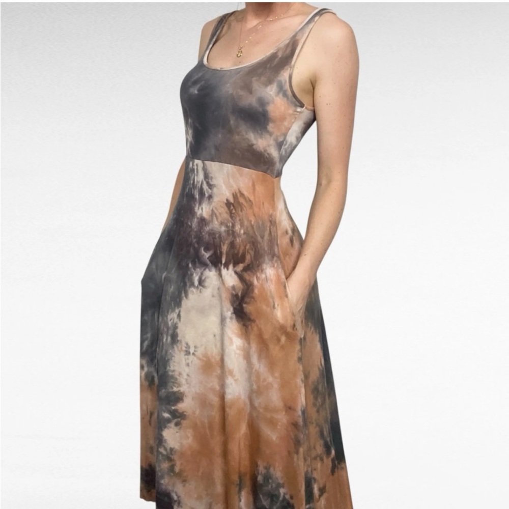 Tie-Dye Anthropologie Scoop Neck Maxi Dress in Light Gray and Charcoal